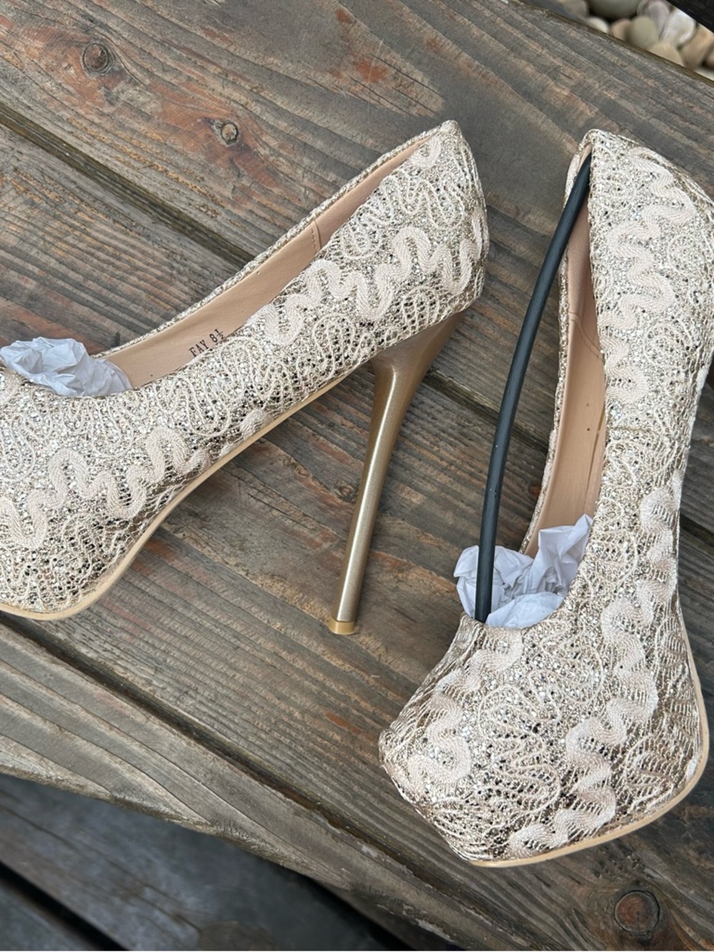 Elegant Women's Gold Lace Platform Pumps